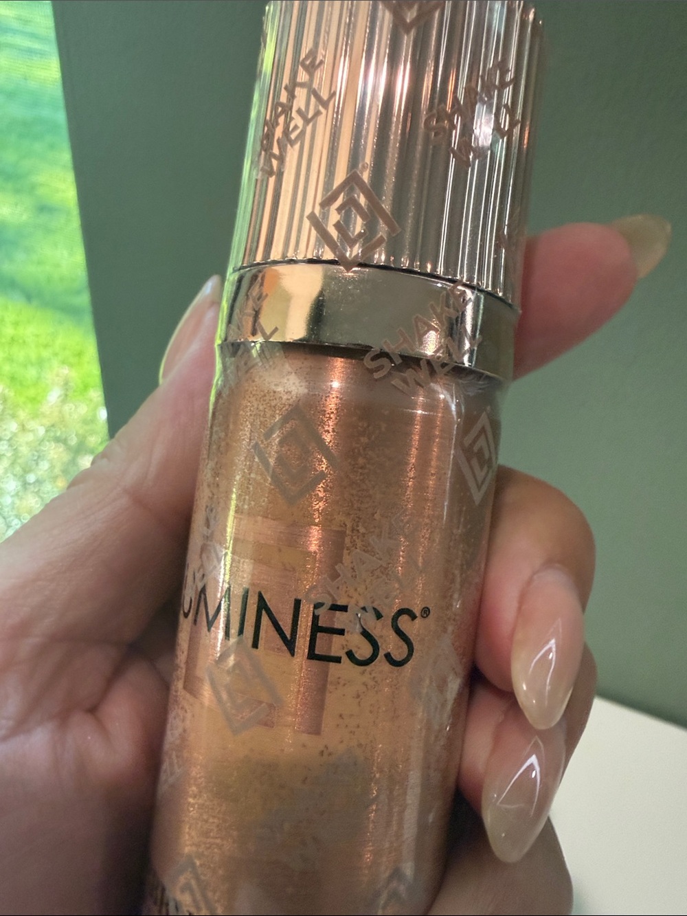 Luminess Airbrush Spray Foundation - Rose Gold Metallic - Picture 3 of 5